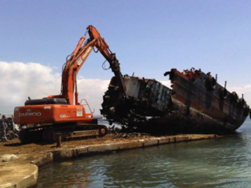 Bonifica e demolizione nave Tellaro