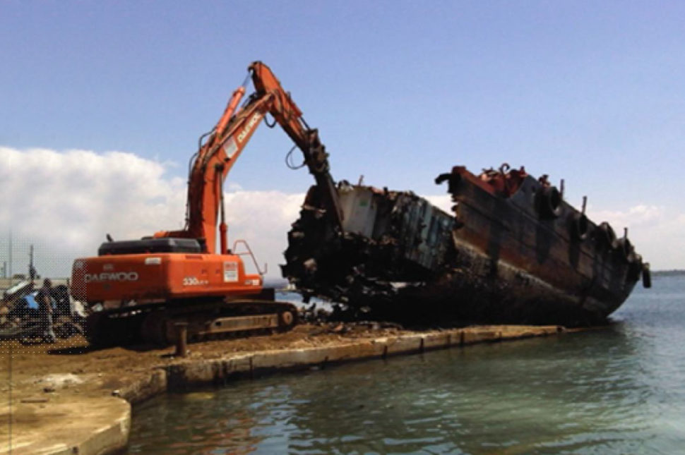 Bonifica e demolizione nave Tellaro